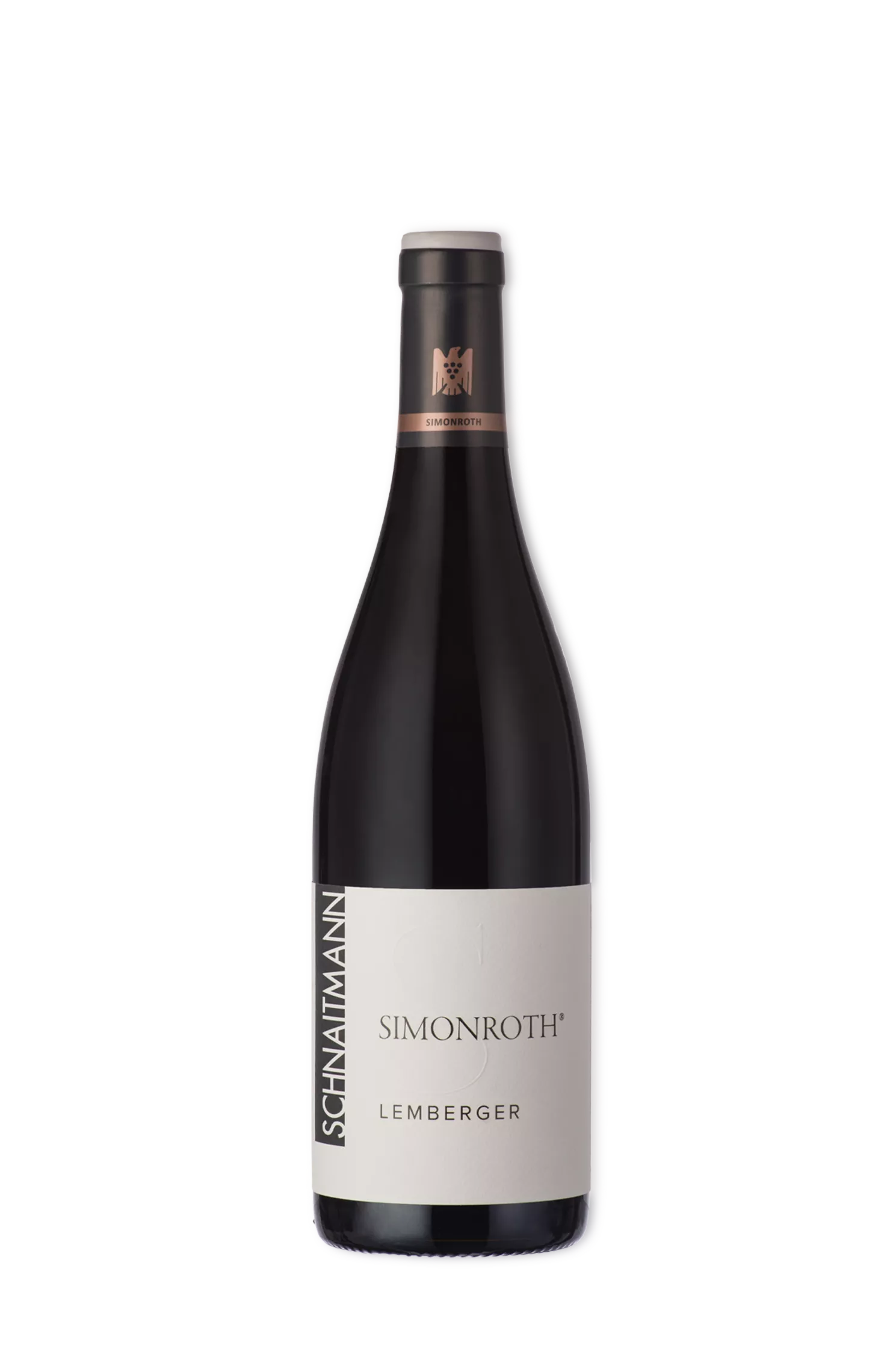 Eine dunkle Glasflasche Schnaitmann Simonroth Lemberger Rotwein mit schwarzem Verschluss, auf dem der VDP-Adler prangt und weißem Etikett mit schwarzer und silberner Schrift.